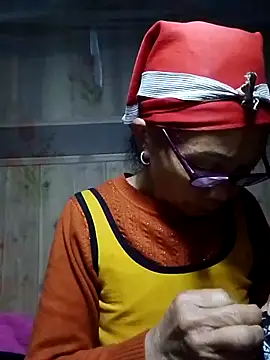 Snapshot of -Xuka-200 chatting on 5, 12, 2025 -Xuka-200 online show from 5, 12, 2025