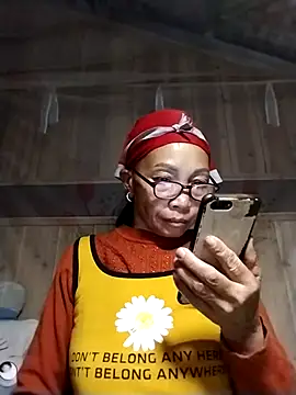 Snapshot of -Xuka-200 chatting on 15, 12, 2025 -Xuka-200 online show from 15, 12, 2025