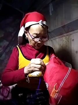 Snapshot of -Xuka-200 chatting on 20, 12, 2025 -Xuka-200 online show from 20, 12, 2025