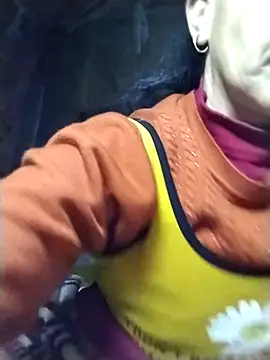 Snapshot of -Xuka-200 chatting on 5, 1, 2026 -Xuka-200 online show from 5, 1, 2026