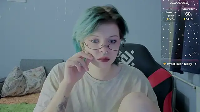 Snapshot of Alice_Zev chatting on 30, 9, 2025 Alice Zev online show from 30, 9, 2025
