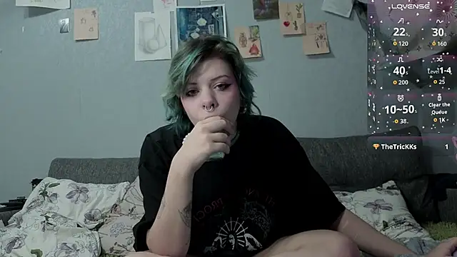 Snapshot of Alice_Zev chatting on 12, 10, 2025 Alice Zev online show from 12, 10, 2025