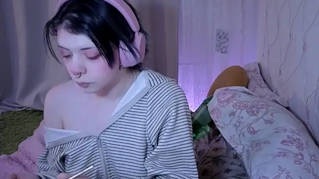 Snapshot of Alice_Zev chatting on 24, 4, 2026 Alice Zev online show from 24, 4, 2026