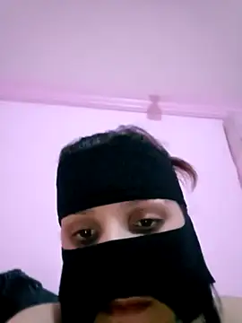 Snapshot of ayamohamedAbozeed chatting on 12, 10, 2025 ayamohamedAbozeed online show from 12, 10, 2025