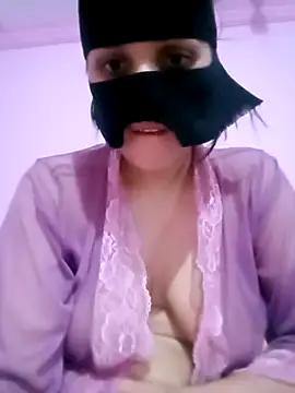 Snapshot of ayamohamedAbozeed chatting on 15, 10, 2025 ayamohamedAbozeed online show from 15, 10, 2025