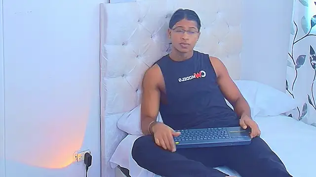 Snapshot of cassian_gold chatting on 22, 6, 2026 cassian gold online show from 22, 6, 2026