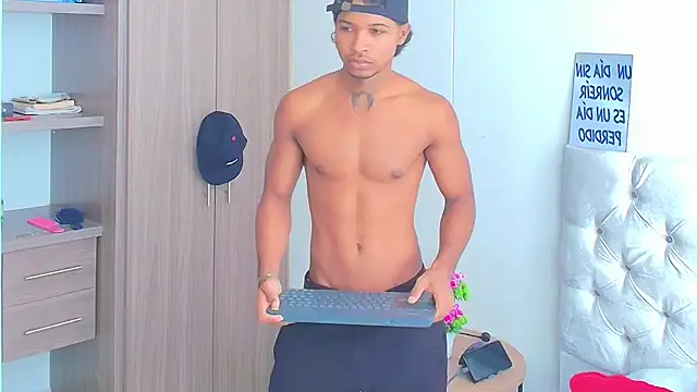 Snapshot of cassian_gold chatting on 7, 7, 2026 cassian gold online show from 7, 7, 2026