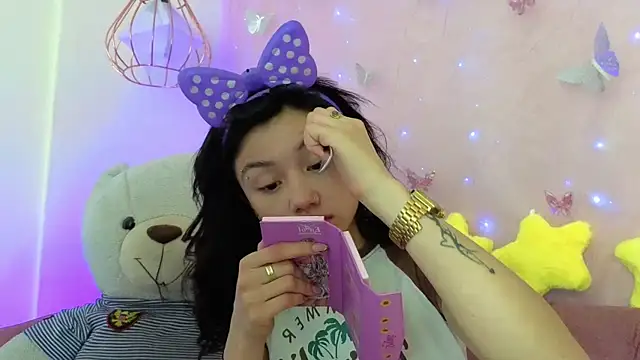 april bennett online show from 27, 11, 2025