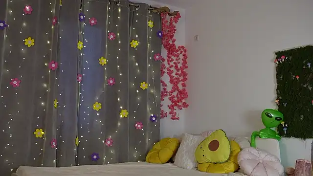 PetiteAlien online show from 20, 3, 2026