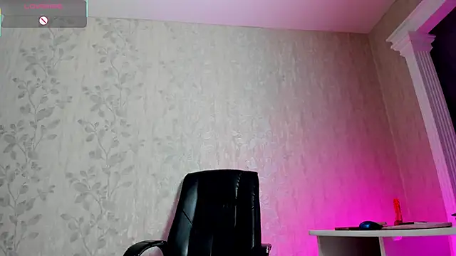 dark summer online show from 2, 12, 2025