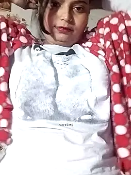 Snapshot of Hot-Pooja25 chatting on 8, 2, 2026 Hot-Pooja25 online show from 8, 2, 2026