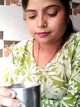 Hot-Pooja25 online show from 18, 4, 2026