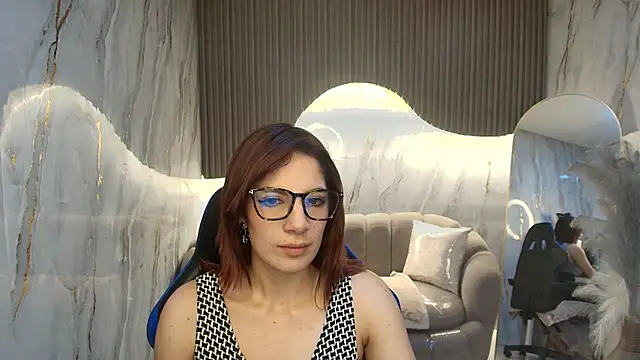 nadia r  online show from 11, 7, 2026