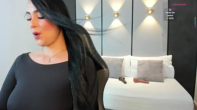 ashly moonn online show from 25, 6, 2026