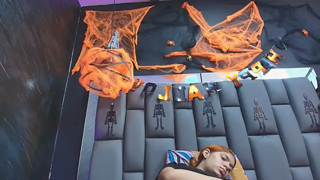 Snapshot of kissme_luna chatting on 30, 10, 2025 kissme luna online show from 30, 10, 2025