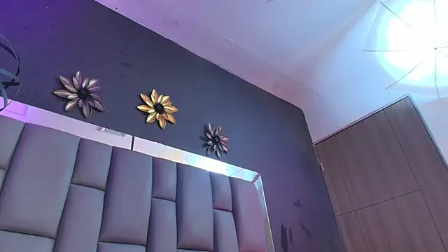 Snapshot of kissme_luna chatting on 11, 11, 2025 kissme luna online show from 11, 11, 2025