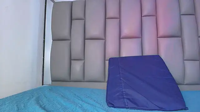 Snapshot of kissme_luna chatting on 19, 11, 2025 kissme luna online show from 19, 11, 2025