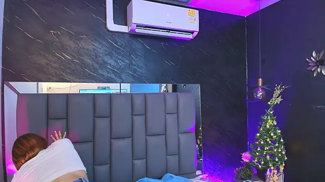 Snapshot of kissme_luna chatting on 27, 11, 2025 kissme luna online show from 27, 11, 2025