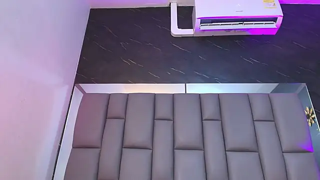 Snapshot of kissme_luna chatting on 28, 11, 2025 kissme luna online show from 28, 11, 2025