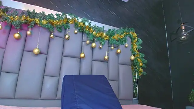 Snapshot of kissme_luna chatting on 18, 12, 2025 kissme luna online show from 18, 12, 2025