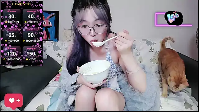 baby-yaya20 online show from 27, 10, 2025