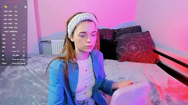 Snapshot of FlexyFox chatting on 5, 2, 2026 FlexyFox online show from 5, 2, 2026