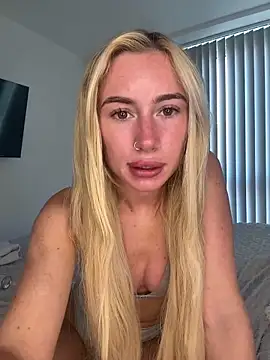 SexySaraxxoo online show from 27, 5, 2026