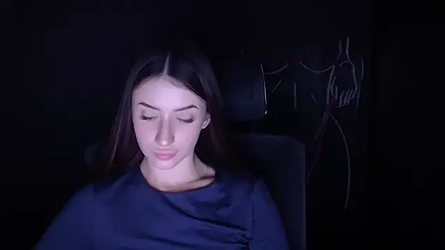 Snapshot of AlisaBubbles chatting on 8, 10, 2025 AlisaBubbles online show from 8, 10, 2025