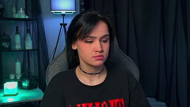 MonicaFarmer online show from 10, 4, 2026