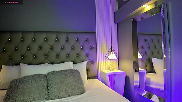 LunaBloomn online show from 27, 11, 2025