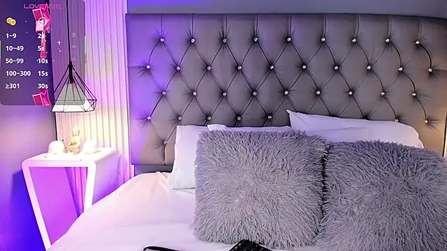 LunaBloomn online show from 10, 3, 2026