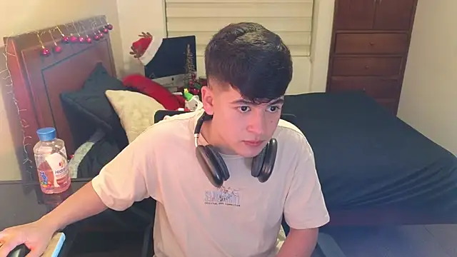 tightncuteass online show from 14, 11, 2025