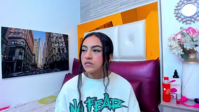 Leslie Bussh  online show from 24, 4, 2026