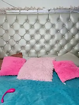 ZARAY 1118 online show from 15, 12, 2025