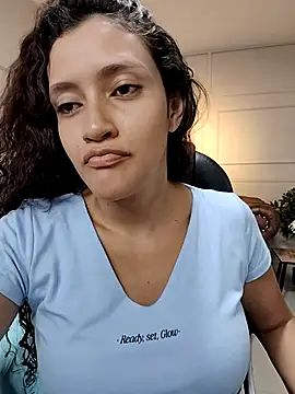 ArielBlossom    online show from 26, 10, 2025