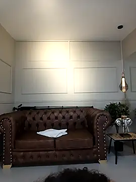 ArielBlossom    online show from 2, 12, 2025