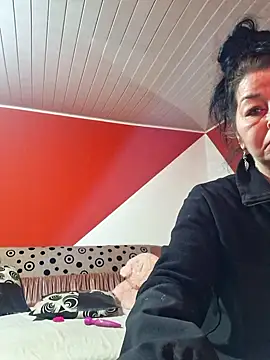 Snapshot of Soffy_Skye chatting on 13, 11, 2025 Soffy Skye online show from 13, 11, 2025