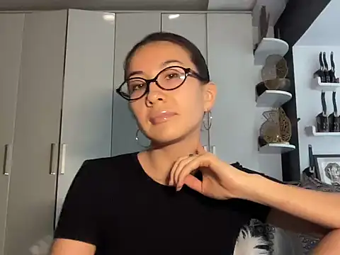 Kivoora online show from 22, 7, 2026