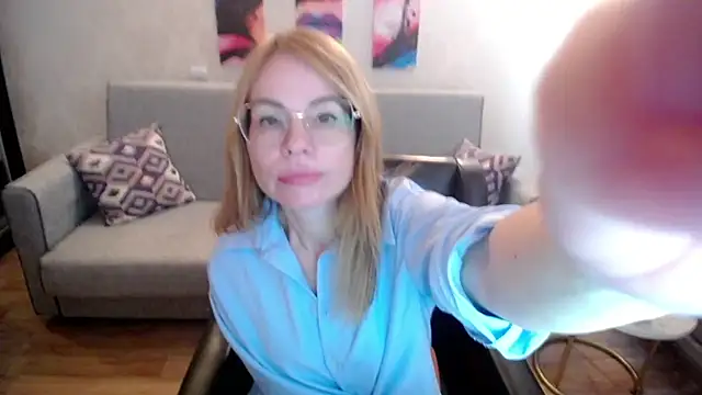 shy hot cat online show from 16, 9, 2025