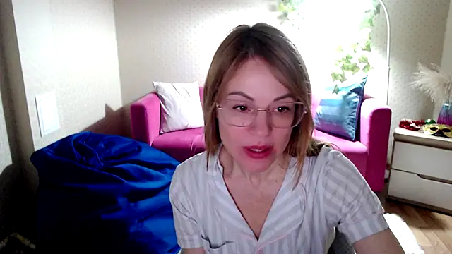 shy hot cat online show from 29, 11, 2025