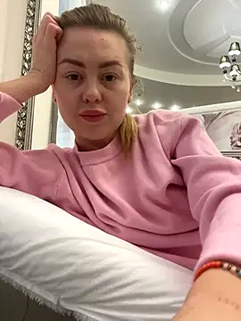 MartaLuna  online show from 7, 11, 2025