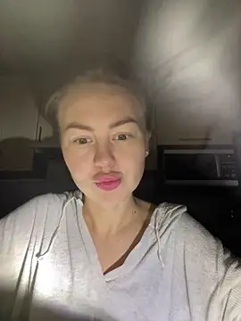 MartaLuna  online show from 8, 11, 2025