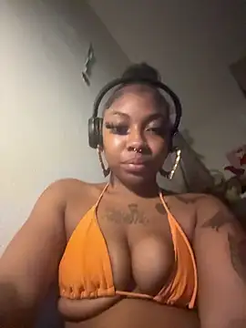 Snapshot of Cocochanel4567 chatting on 9, 7, 2026 Cocochanel4567 online show from 9, 7, 2026
