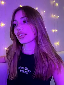 Elizabeth Tay online show from 26, 10, 2025