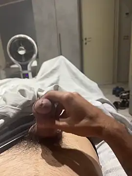 Snapshot of alexbergo87 chatting on 11, 9, 2025 alexbergo87 online show from 11, 9, 2025