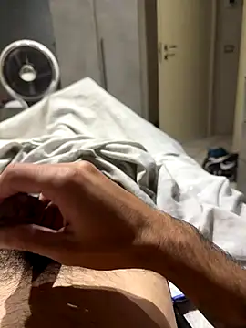 Snapshot of alexbergo87 chatting on 17, 9, 2025 alexbergo87 online show from 17, 9, 2025