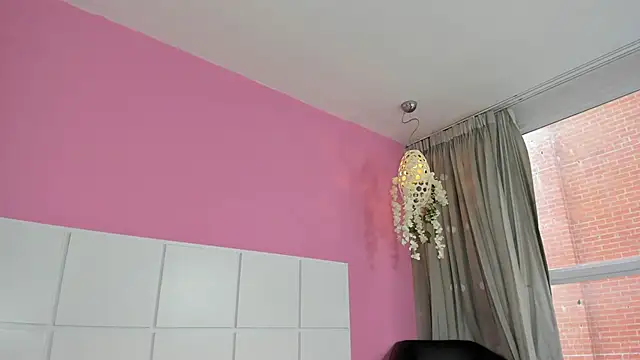 Aliciabloom online show from 23, 9, 2025