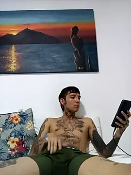 Snapshot of LaParKa31 chatting on 25, 10, 2025 LaParKa31 online show from 25, 10, 2025