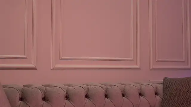 Snapshot of KatieHayes chatting on 25, 11, 2025 KatieHayes online show from 25, 11, 2025