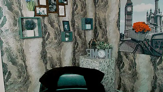 Snapshot of EmmaCat_ chatting on 1, 10, 2025 EmmaCat online show from 1, 10, 2025